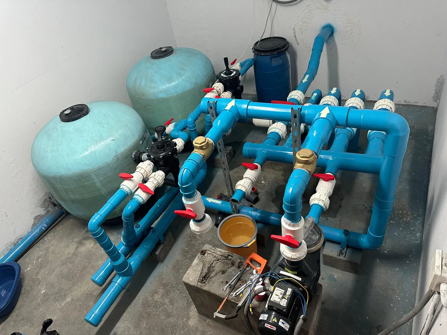 Sistema técnico de piscina atendido por APT